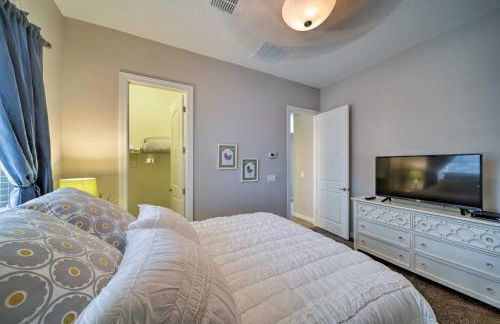 Hot Tub and Putting Green Home in Surprise - Foto 17