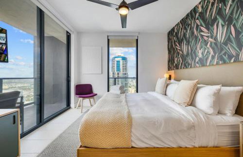 Stunning Lux 2 Bed 2 Bath with Panoramic View from Balcony - Foto 21