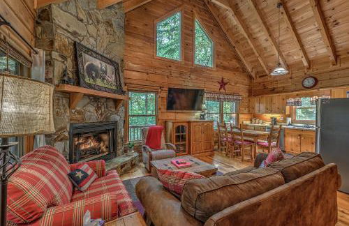 Golden Eagle GA Cabin - Hot Tub, Firepit & Fast WiFi - Foto 2