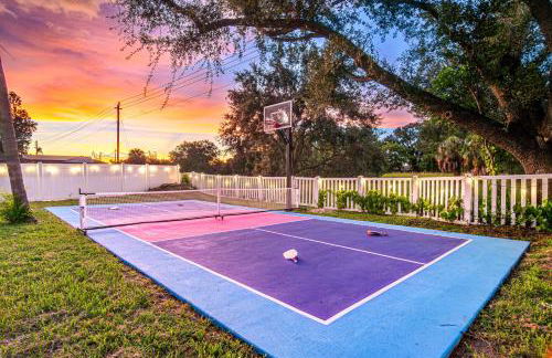 NEW-Heated Pool-Pickleball-Hot Tub-Movie Theater-Game Room-Playset-Basketball-10 Beds - Foto 76