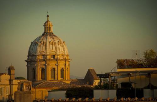 Campo de' Fiori Grand Residence - Sleeps 8-10, Jacuzzi & Cinema - Photo 20