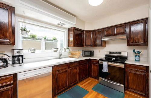 Quiet Retreat - Piano Firepit Peloton - 30 min to RTP - Photo 18