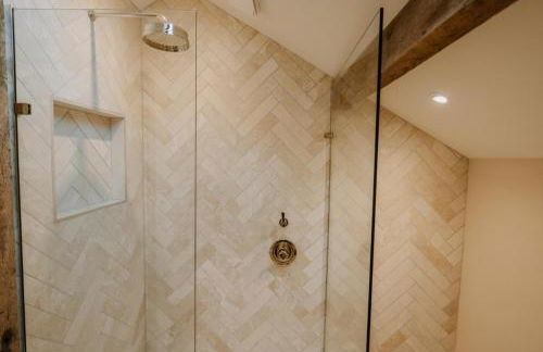 The Carriage House by Birch Stays - Photo 35