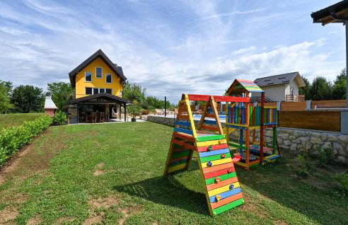 3 Bedroom Amazing Home In Lepoglava - Foto 17