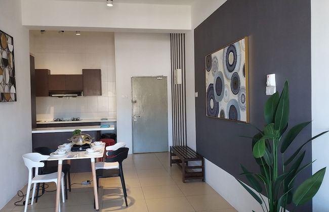 Misty Wonderland Next to Night Market - Foto 6