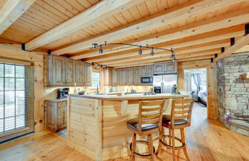 Scenic Blue Ridge Cabin Rental with Resort Amenities - Foto 6