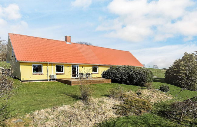 4 Person Holiday Home in Ostervra - Foto 40