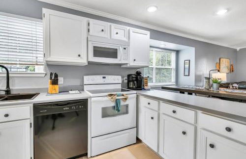 Cozy Lakeside Getaway - Outdoor Theater - Free Early Check-In- 4min to Silver Dollar City - Foto 25