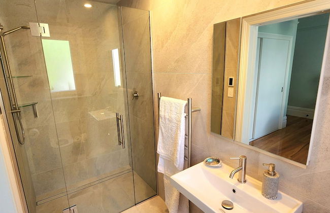 Rewa House ~ city home, 3 bedrooms, walk to CBD - Photo 9