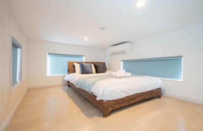 THE LUNA LOUNGE - Photo 13