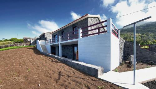 Melo's Place - Photo 2