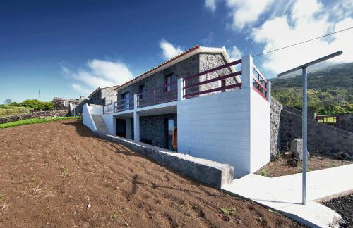 Melo's Place - Photo 2