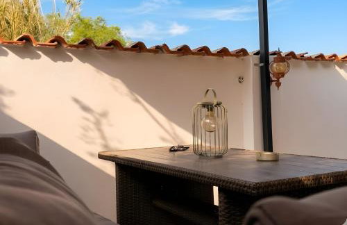 The Beach White House - 80m from the Beach - Renovated - Foto 12