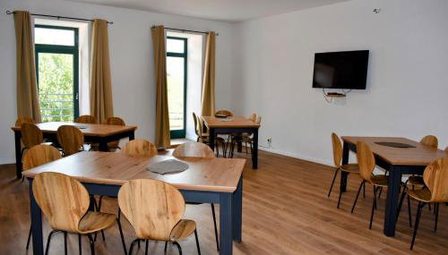 Neu renoviert: 11 Zimmer mit großer Wohnküche, mitten in der Natur - Foto 4