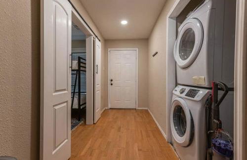 Escape to a Restored 1920s East Waco Bungalow - Photo 26