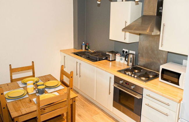 2 Bedroom Apartment Warrington - Photo 13