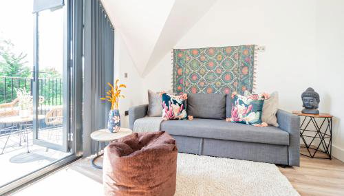 Superb Top Floor 1-Bedroom Flat With Charming Two Balconies - Foto 5