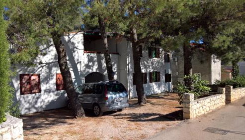 Apartments Vera - Mirca - Photo 5, Garden view