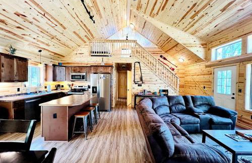 Outstanding Retreat with Dock, Game Space and Lake Views in Wisconsin - Foto 37