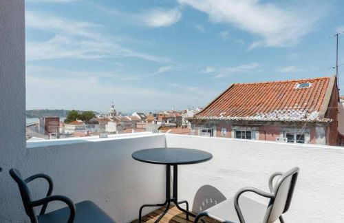Beautiful Apartment with View of the Tagus River - Photo 18