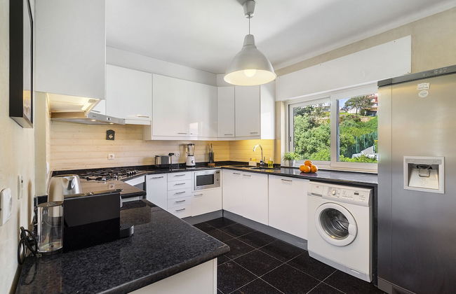 Stylish Sunny Penthouse Near Cascais Center & Greenspace - Photo 14