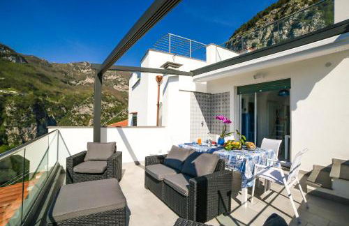 Admiring Amalfi - Photo 43