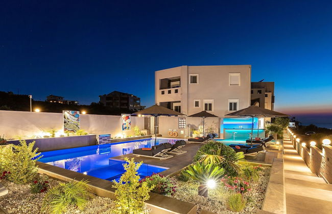 Talos Luxury Suites - Photo 74