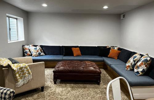 Unique Home Perfect for Large Gatherings. Pets welcome! - Photo 20