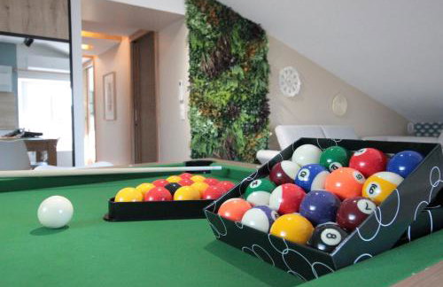 Verdun Centre - Full climatisation - 3 chambres - 7 couchages - 10 personnes - Parking Proche - Terrain 800m2 - Balnéothérapie - Air de jeux extérieurs - TOP CONFORT - Géré par PrestaZen'Services - Photo 4