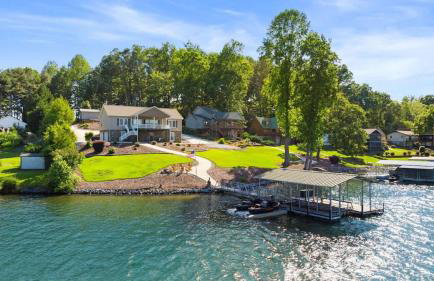 DockTales - Panoramic Views & Private Dock - Foto 53