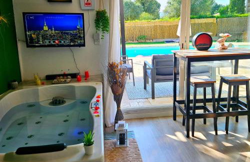 App jacuzzi & piscine privée - loveroom - Suite Emeraude - Foto 7