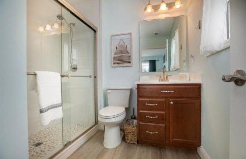 Seas the Day - Spacious Waterfront Pool Home, 50` Dock! - Foto 21