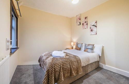 Spacious 4 Bedroom Home Near City Centre Sleeps 11 with Free Parking - Foto 43