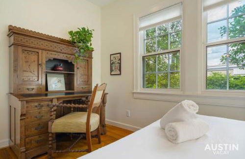 Charming Vintage House in Zilker with Hot Tub and Parking - Foto 38