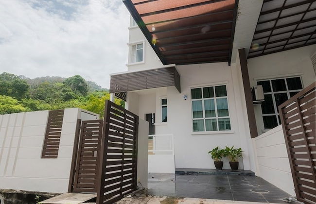 New Corner Shamrock Beach Villas Seaview - Photo 51