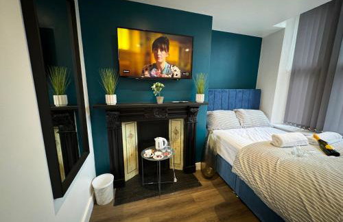 Luxury 6-Bed House - 6 En Suite- Jaquzzi Baths - Private Parking - Suitable for contractors - Foto 3