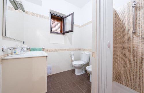 Alkantara Holiday Home - Photo 17