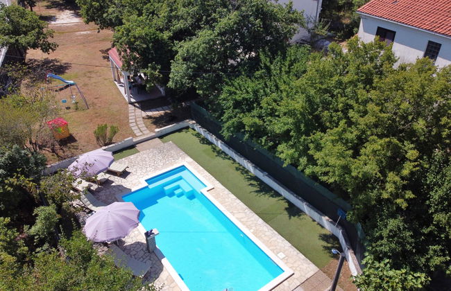 Spacious Prgomet Retreat With Private Pool, Fitness Centre, and Garden - Foto 57