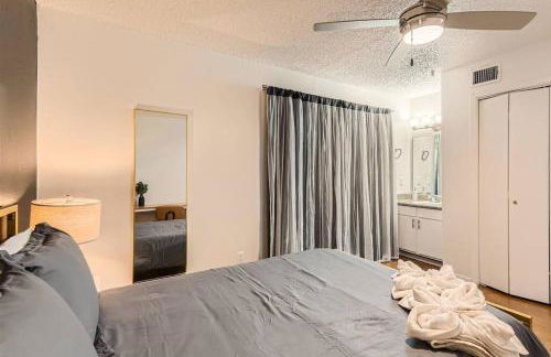Walkable Dtwn 2B Getaway - Sleeps 5 - Pool, Prkg - Foto 20