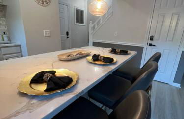 Newly Renovated Loft Villa at Norwich Spa with amenities, 3 minutes to Mohegan - Foto 11