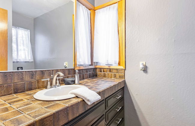 Mins to the Lake, Arcade/playroom, Panoramic Deck Views Nadelhorn by Avantstay - Foto 21