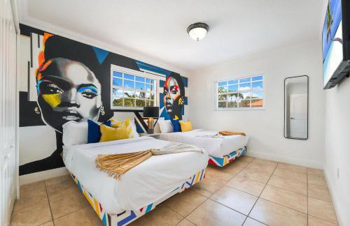 Le Femme Paradise - Htd Pool, Mini Golf, 5 Bedrooms, Jacuzzi, Game Room, BBQ,Pickleball - Photo 16