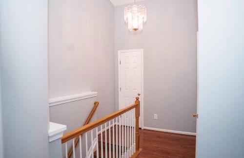 Cozy Springfield Townhome , WIFI , Pet Friendly - Foto 27