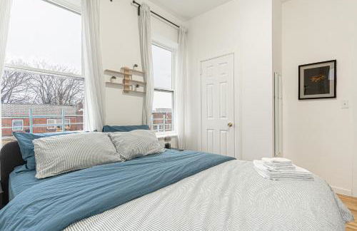 Modern Comfort 2BR with Washer & Dryer Near Subway & LGA - Foto 42