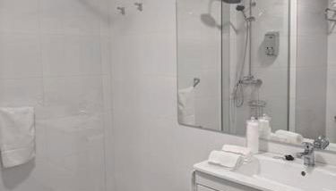 Apartamento con vistas al mar primera linea de playa del Postiguet - Photo 3