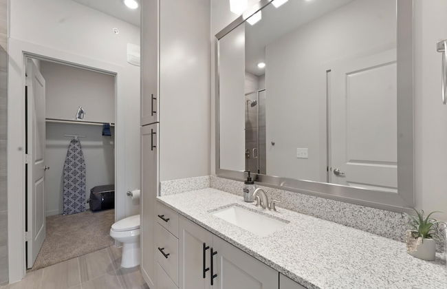 Chic King Bed 1BR Suite 5 Min to DT - Foto 5