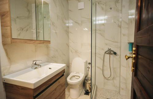 The Tree House - Photo 19