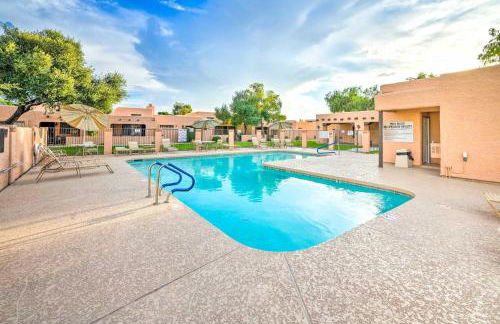 Relax Poolside! Peoria Oasis, 2 Mi to Downtown - Foto 2