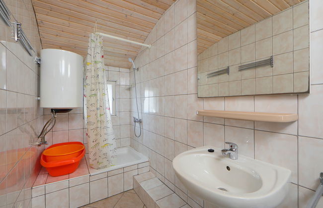 5 bedroom House in Balatonboglár with garden and terrace - Photo 15