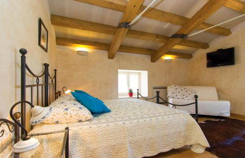 Awesome Home In Labin With Sauna - Photo 35